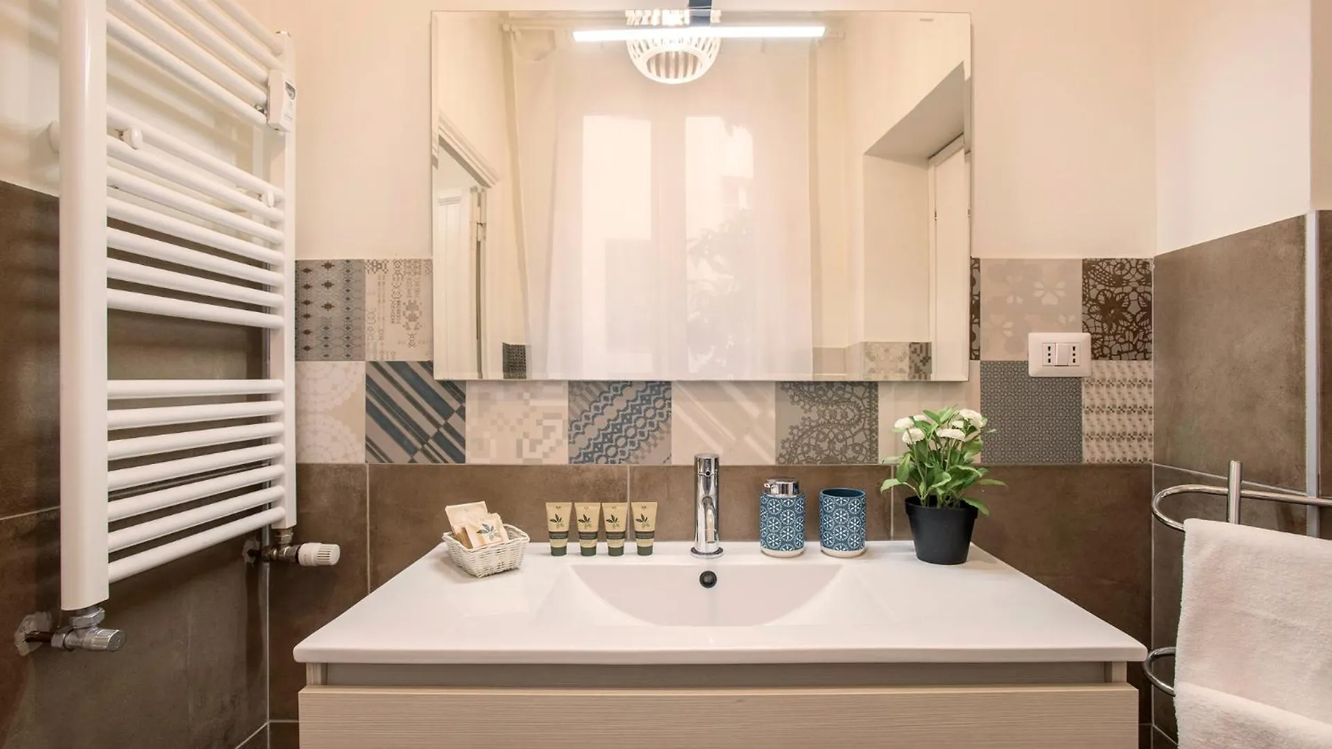 Nettuno Apartment Rome 0*,  Italy